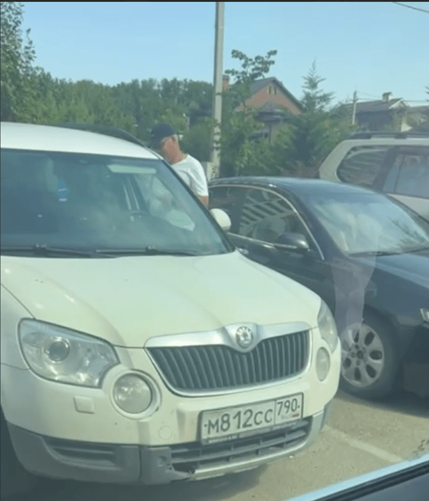 Bilen med nummer М812СС 790RUS Skoda Yeti er registrert